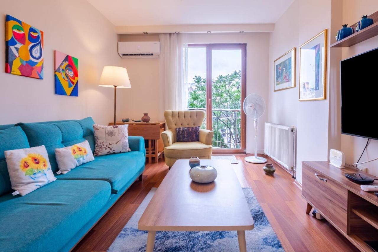 Pleasant Flat With Central Location In Sisli Istanbul Bagian luar foto