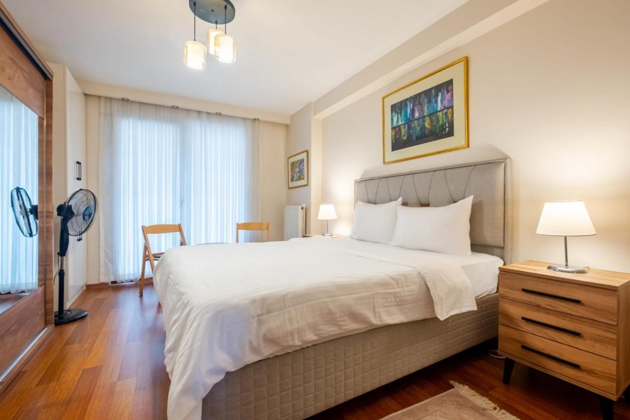 Pleasant Flat With Central Location In Sisli Istanbul Bagian luar foto